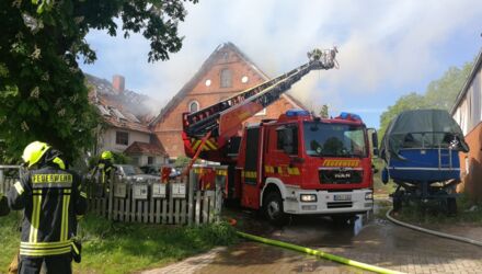 F3: Dachstuhlbrand in Intschede